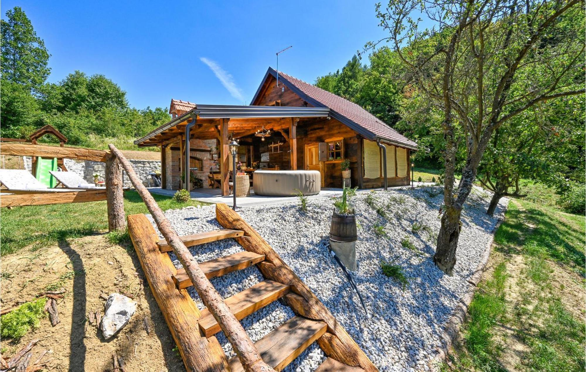 Pet Friendly Home In Varazdin Breg With Jacuzzi Exterior photo